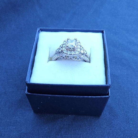 White Gold Diamond HALO Ring with Intricate Band - Picture 4 of 9